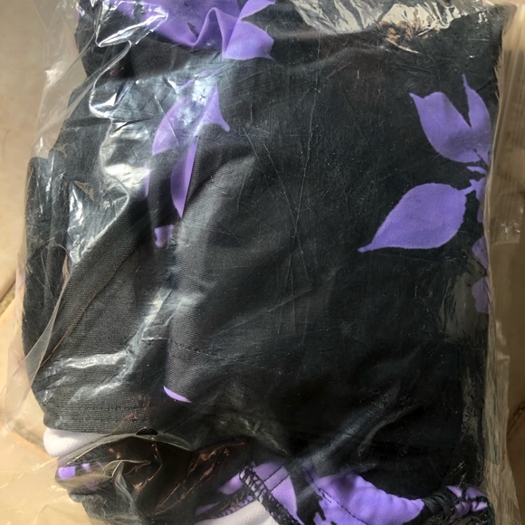 Roswe 2 peice bathing suit never worn Large - Picture 4 of 4